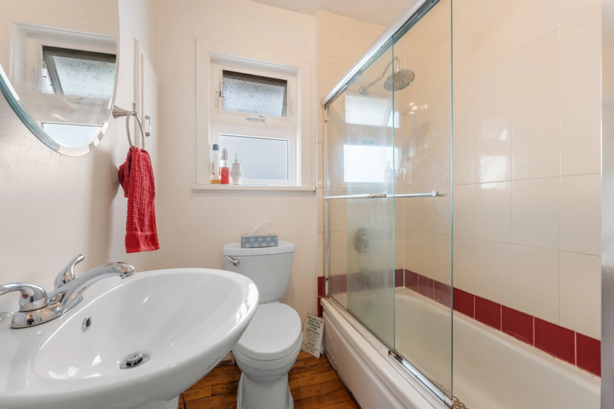 Primary Bedroom Photo of 7429 Fraser Street, Vancouver, BC