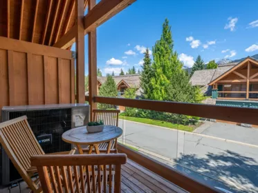 4862 Casabella Crescent, Whistler, BC, Whistler — Townhouse for sale