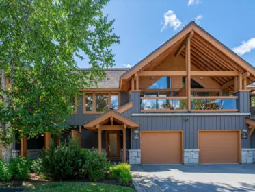 4862 Casabella Crescent, Whistler, BC, Whistler — Townhouse for sale
