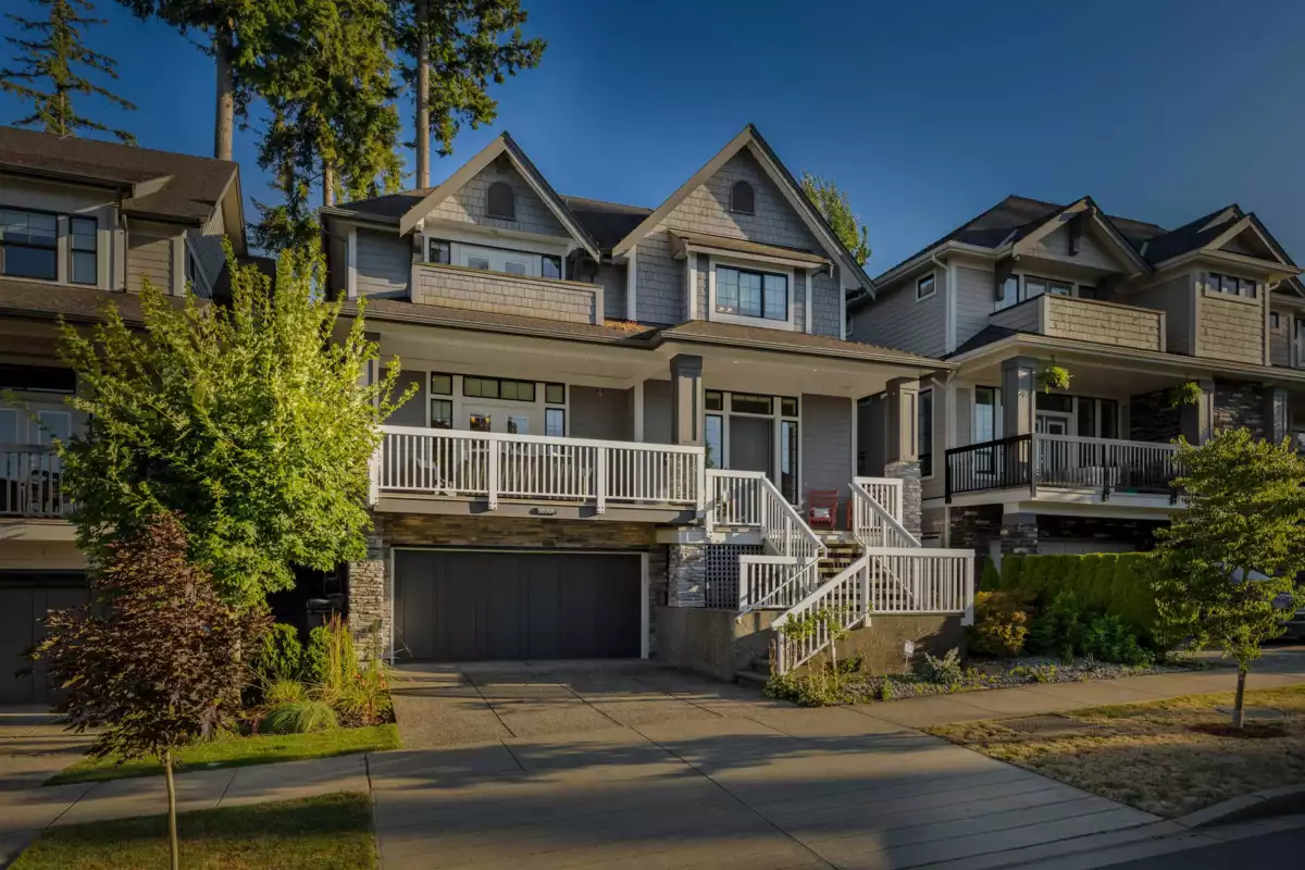 Living Room Photo of 15708 Mountain View Drive, Surrey, BC