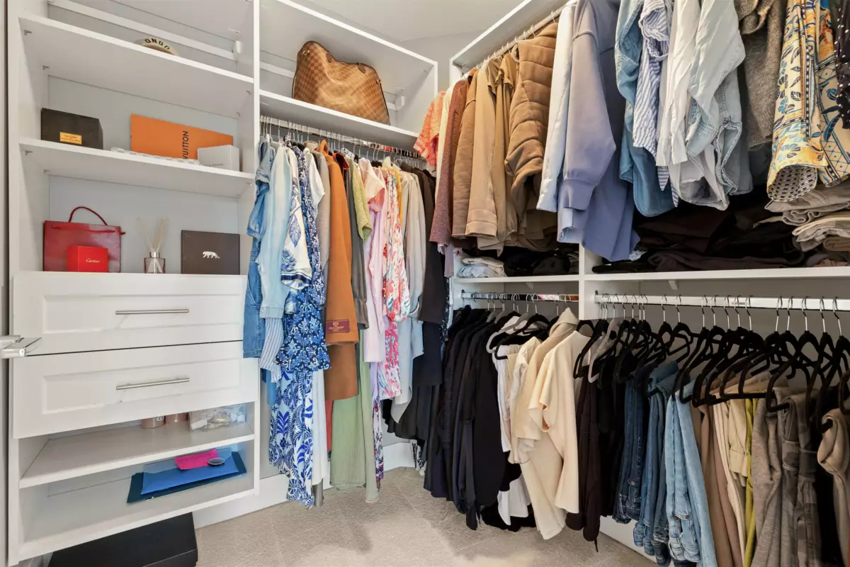 Mudroom Photo of 15708 Mountain View Drive, Surrey, BC
