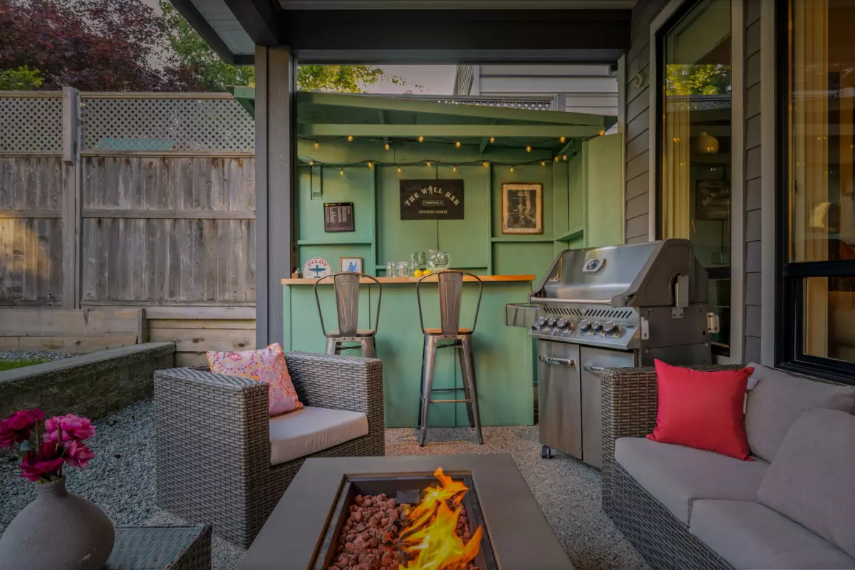 Outdoor Kitchen Photo of 15708 Mountain View Drive, Surrey, BC