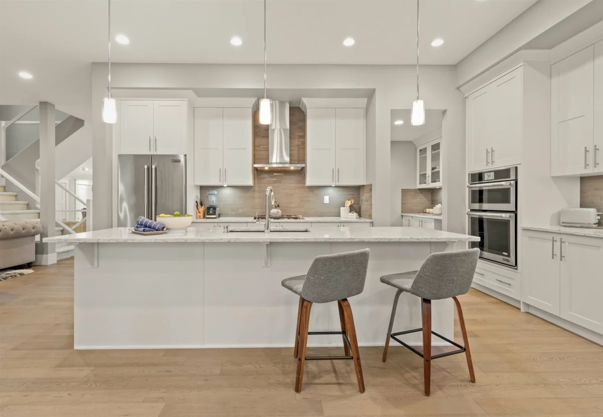 Walk-In Closet Photo of 15708 Mountain View Drive, Surrey, BC