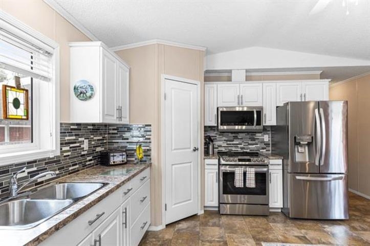 Dining Area Photo of 29 59060 Lougheed Highway, Agassiz, BC