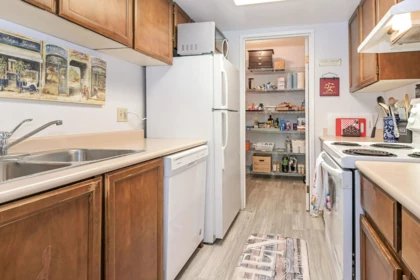 Kitchen Island Photo of 303 1341 George, Street, White Rock, BC