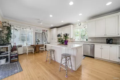 Dining Area Photo of 15210 29a Avenue, Surrey, BC