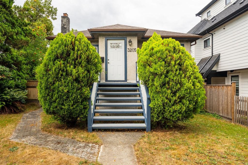 Exterior Front Photo of 3205 E Georgia Street, Vancouver, BC