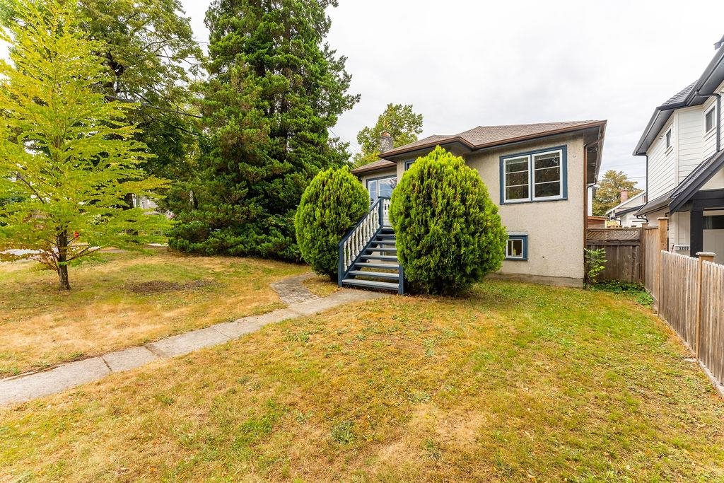 Exterior Rear Photo of 3205 E Georgia Street, Vancouver, BC