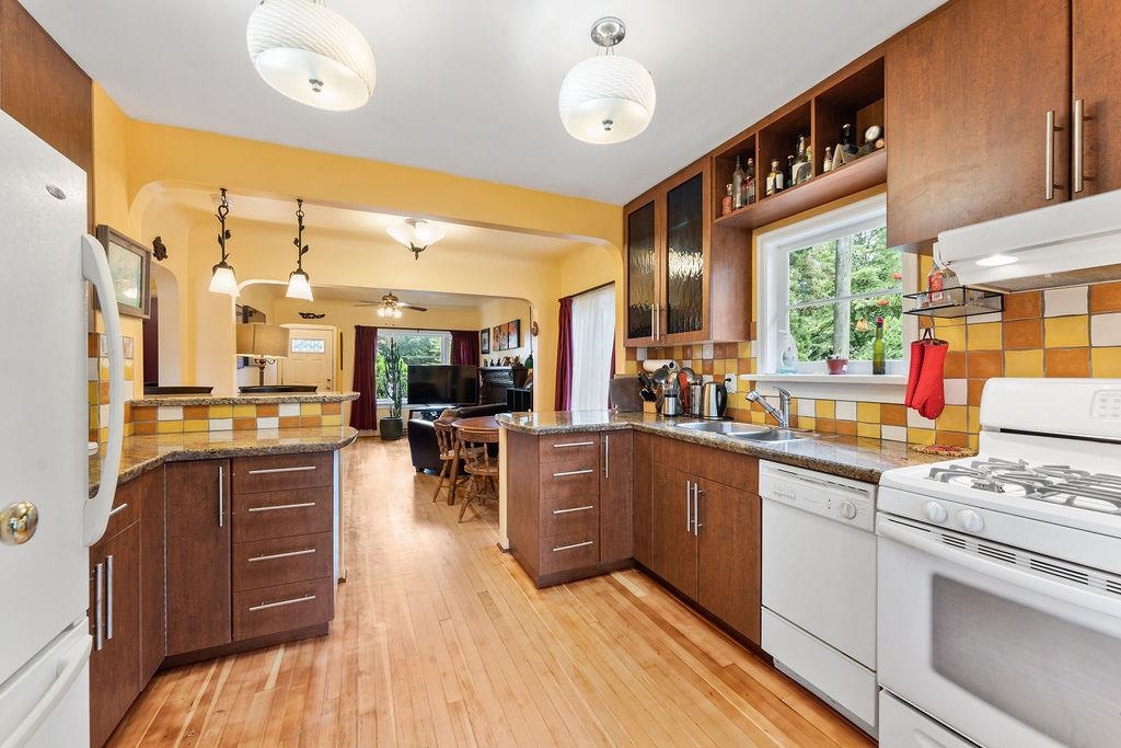 Family Room Photo of 3205 E Georgia Street, Vancouver, BC