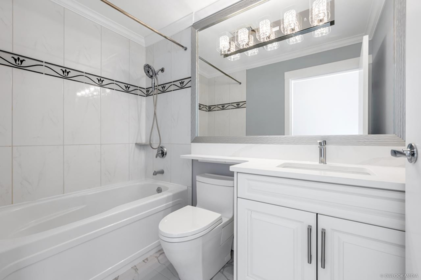 Hallway Photo of 3501 1189 Melville Street, Vancouver, BC