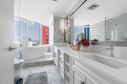 Powder Room Photo of 3501 1189 Melville Street, Vancouver, BC