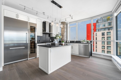 Kitchen Photo of 3501 1189 Melville Street, Vancouver, BC