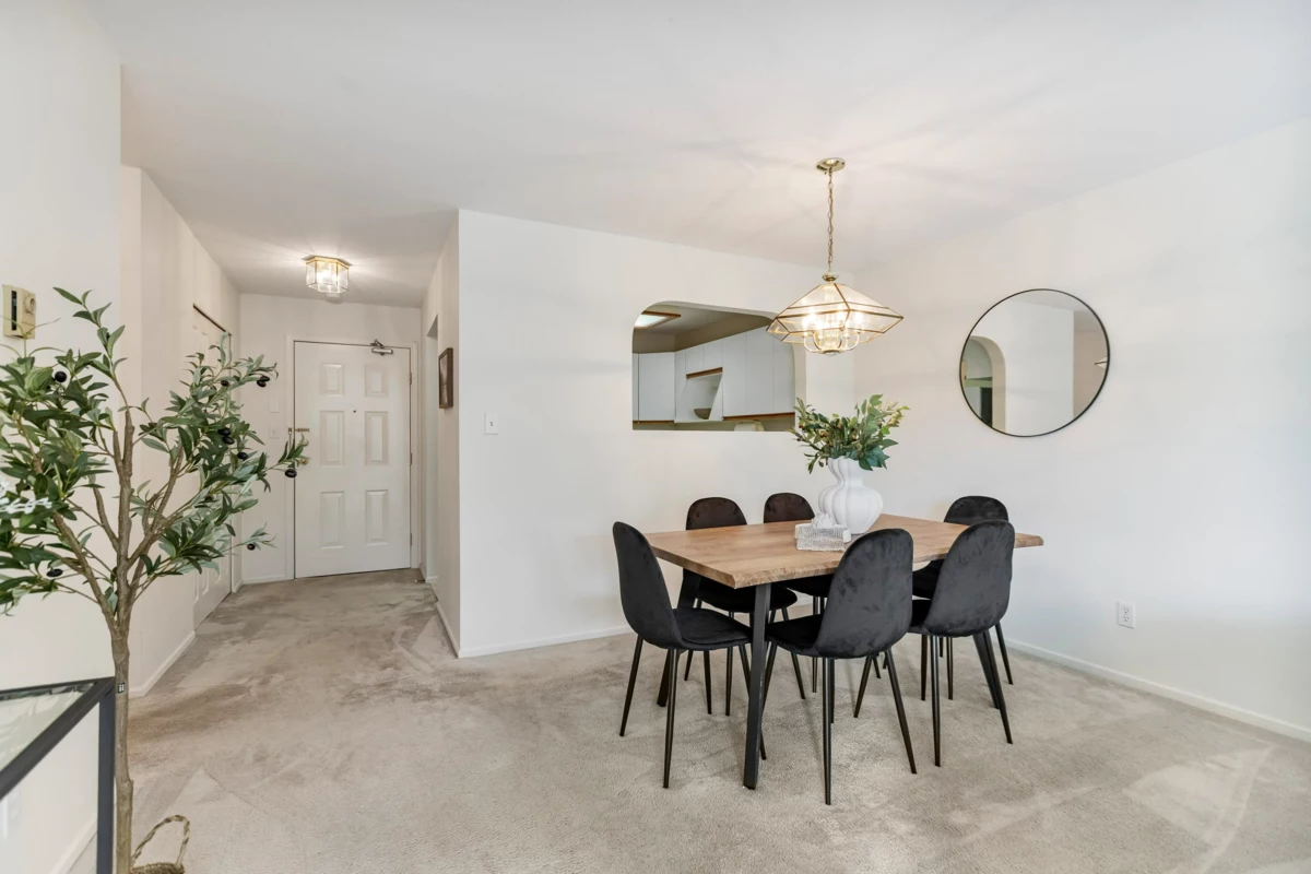 Dining Area Photo of 307 1273 Merklin Street, White Rock, BC