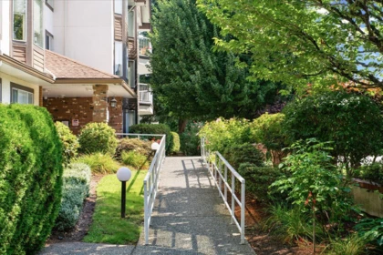 308 33375 Mayfair Avenue, Abbotsford, BC, Abbotsford — Apartment/Condo for sale