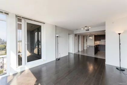 806 6888 Cooney Road, Richmond, BC, Richmond — Apartment/Condo for sale