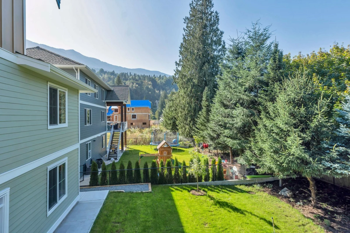 Garden / Landscaping Photo of 9997 Magnolia Place, Chilliwack, BC