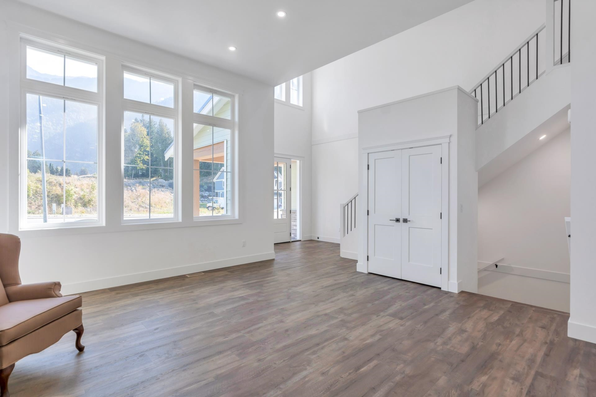 Kitchen Island Photo of 9997 Magnolia Place, Chilliwack, BC