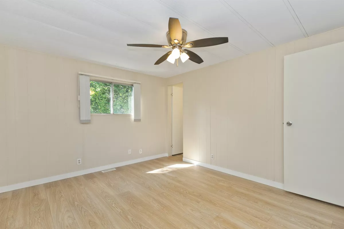 Basement Recreation Room Photo of 58 8220 King George Boulevard, Surrey, BC