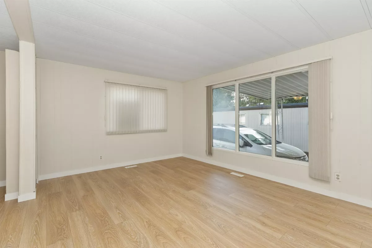 Dining Area Photo of 58 8220 King George Boulevard, Surrey, BC