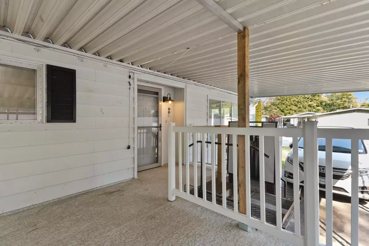 Front Yard Photo of 58 8220 King George Boulevard, Surrey, BC