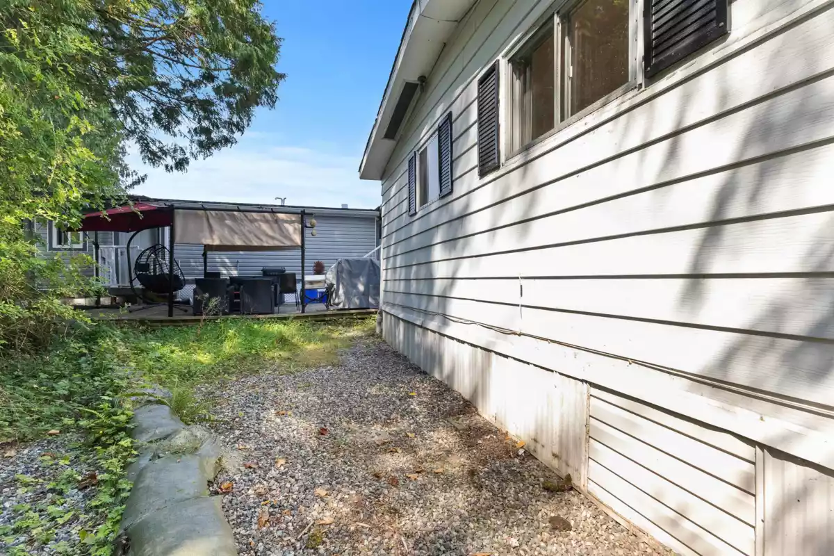 Swimming Pool Photo of 58 8220 King George Boulevard, Surrey, BC