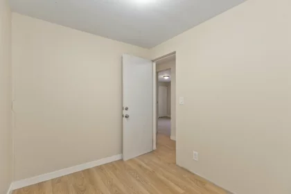 Hallway Photo of 58 8220 King George Boulevard, Surrey, BC