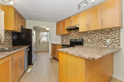 Walk-In Closet Photo of 58 8220 King George Boulevard, Surrey, BC