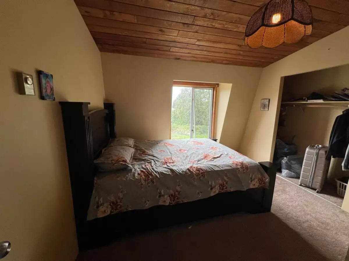 Powder Room Photo of 6863 Bradner Road, Abbotsford, BC