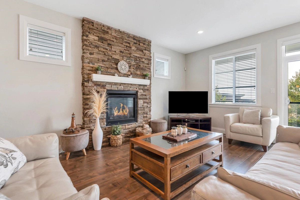 Dining Area Photo of 25 47042 Macfarlane Place, Chilliwack, BC