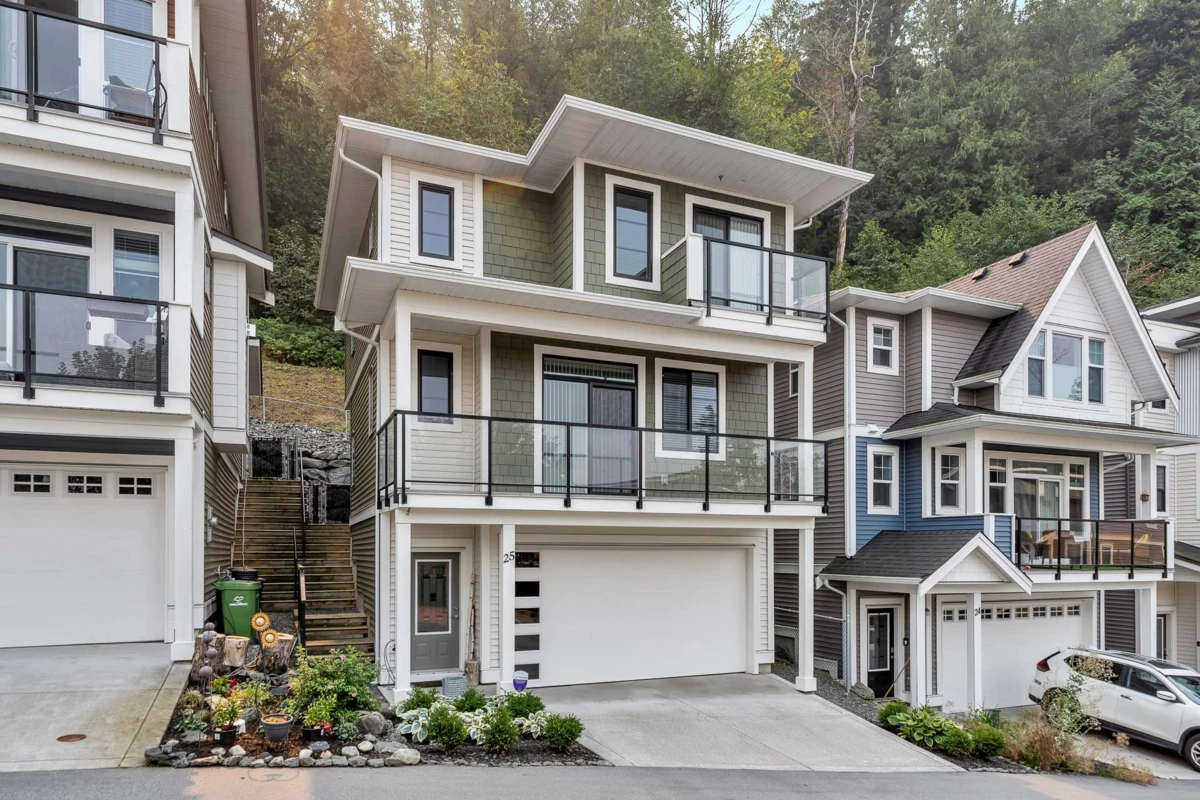 Exterior Front Photo of 25 47042 Macfarlane Place, Chilliwack, BC