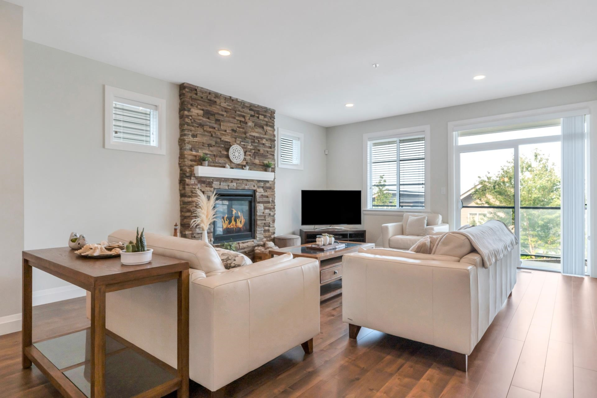 Family Room Photo of 25 47042 Macfarlane Place, Chilliwack, BC