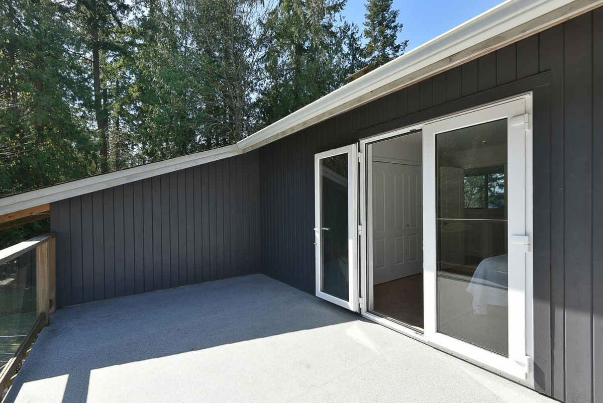 Basement Recreation Room Photo of 8429 Redrooffs Road, Halfmoon Bay, BC