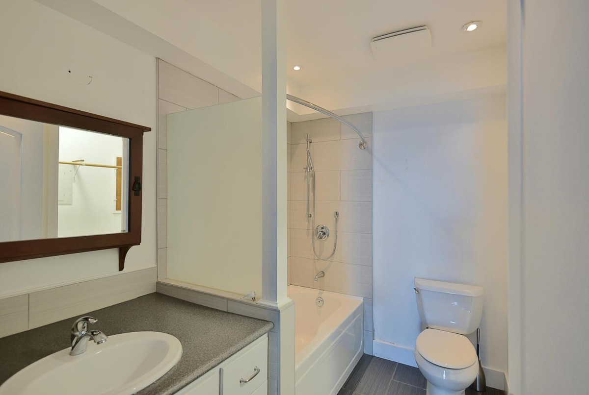 Hallway Photo of 8429 Redrooffs Road, Halfmoon Bay, BC