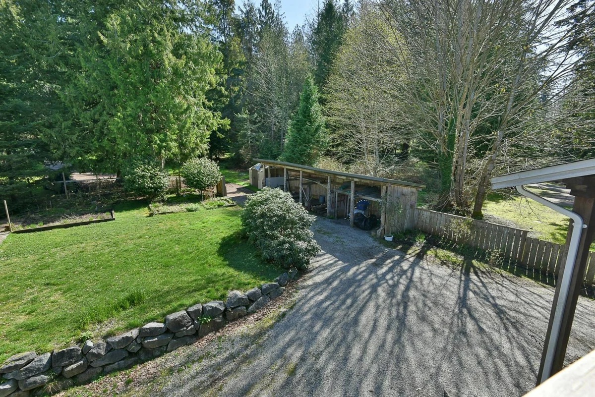 Laundry Room Photo of 8429 Redrooffs Road, Halfmoon Bay, BC