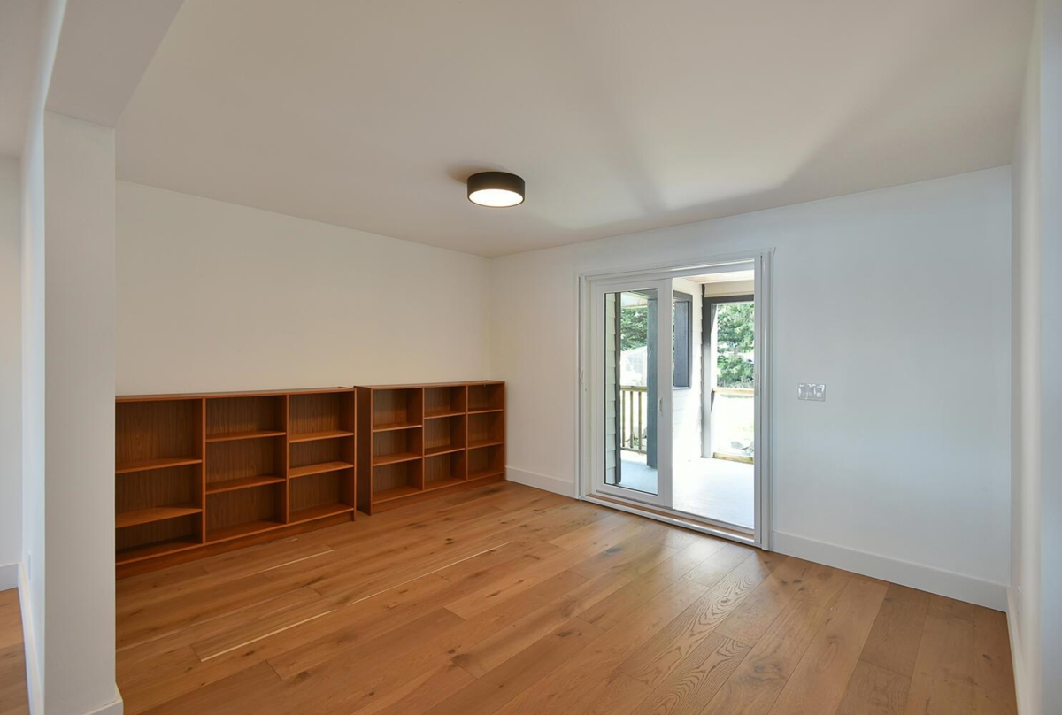 Walk-In Closet Photo of 8429 Redrooffs Road, Halfmoon Bay, BC