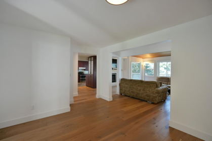 Breakfast Nook Photo of 8429 Redrooffs Road, Halfmoon Bay, BC