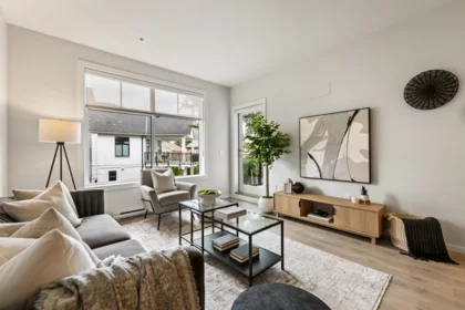703 3317 148 Street, Surrey, BC, Surrey — Apartment/Condo for sale