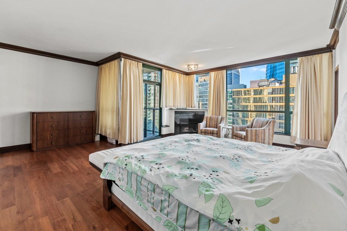 Kitchen Photo of 2001 1239 W Georgia Street, Vancouver, BC