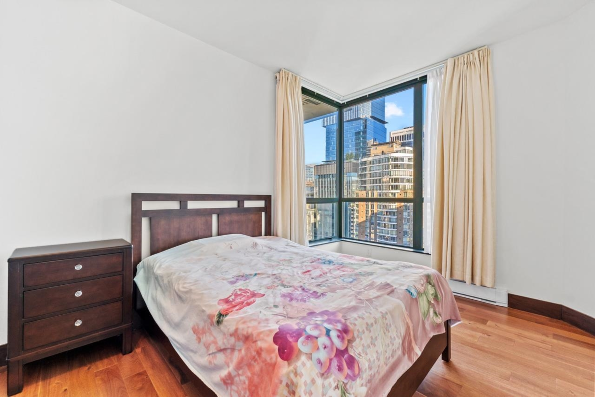 Primary Bathroom Photo of 2001 1239 W Georgia Street, Vancouver, BC