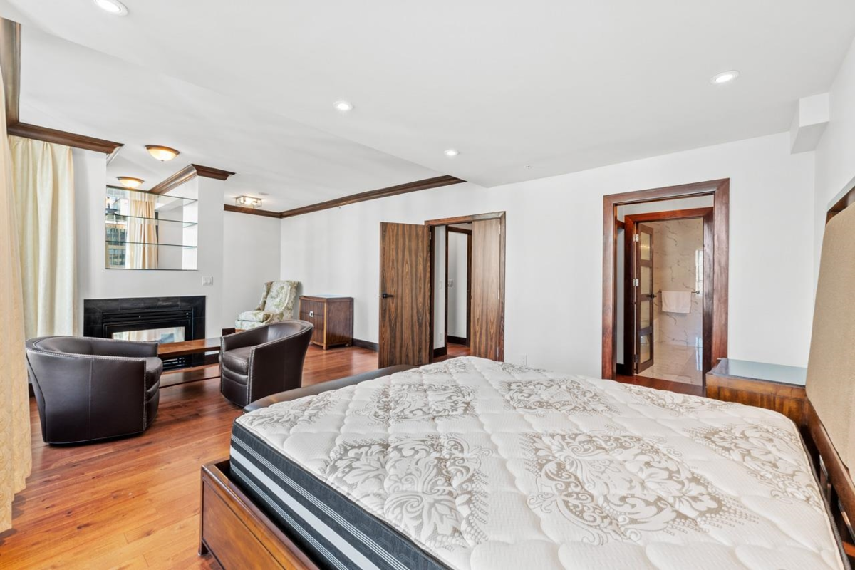 Walk-In Closet Photo of 2001 1239 W Georgia Street, Vancouver, BC