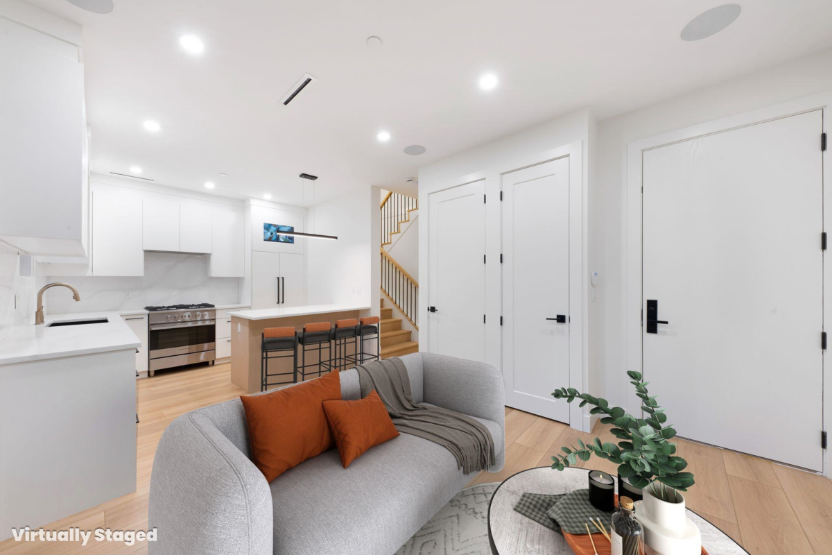 Family Room Photo of 2 5315 Inverness Street, Vancouver, BC