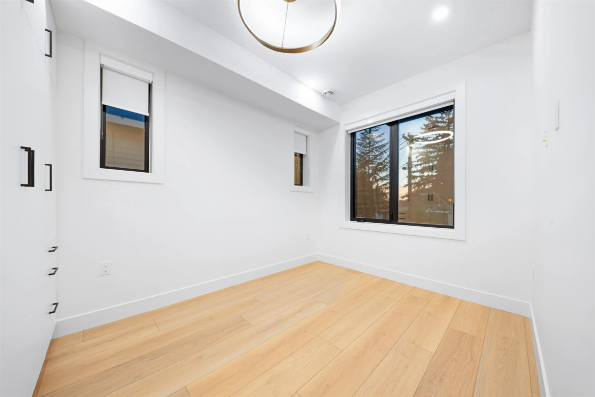 Laundry Room Photo of 2 5315 Inverness Street, Vancouver, BC