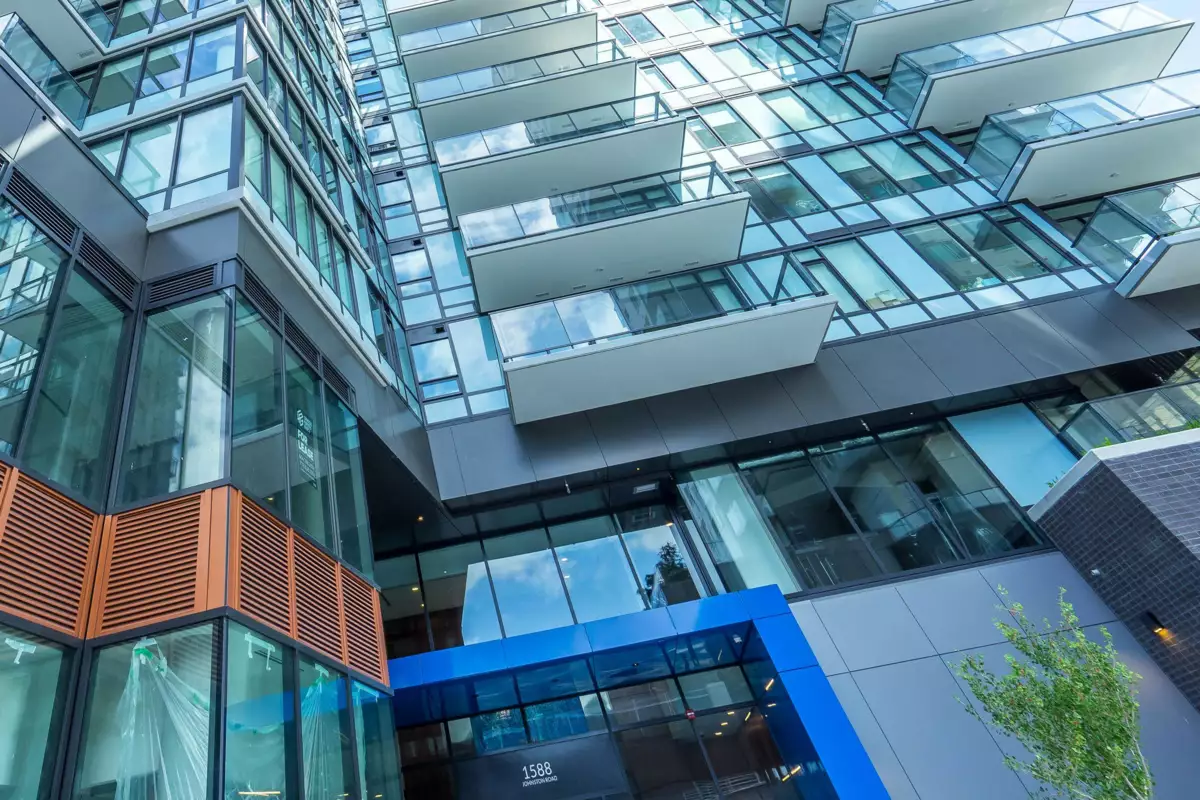 Family Room Photo of 1108 1588 Johnston Road, White Rock, BC