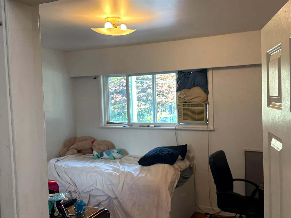 Bedroom 2 Photo of 32915 3rd Avenue, Mission, BC