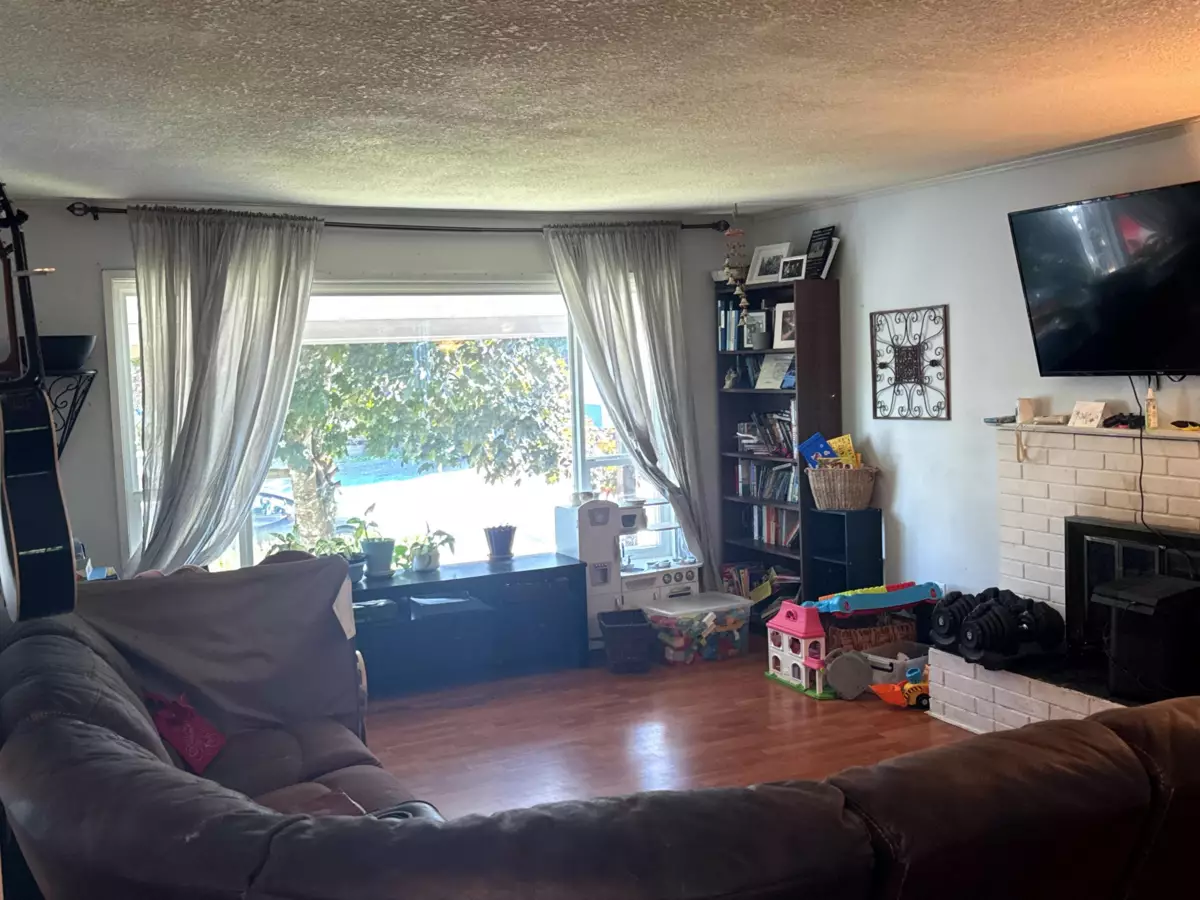 Dining Area Photo of 32915 3rd Avenue, Mission, BC