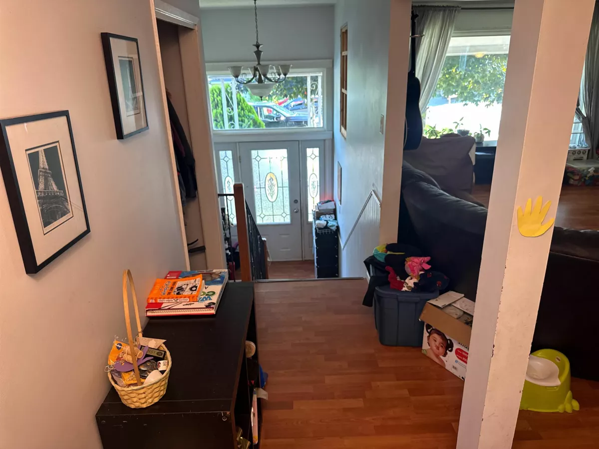 Family Room Photo of 32915 3rd Avenue, Mission, BC