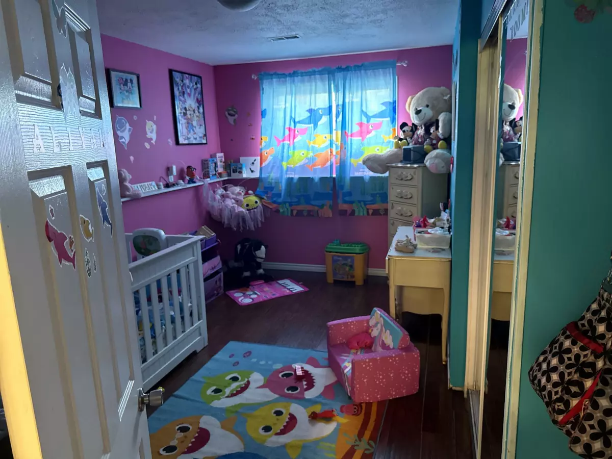 Laundry Room Photo of 32915 3rd Avenue, Mission, BC