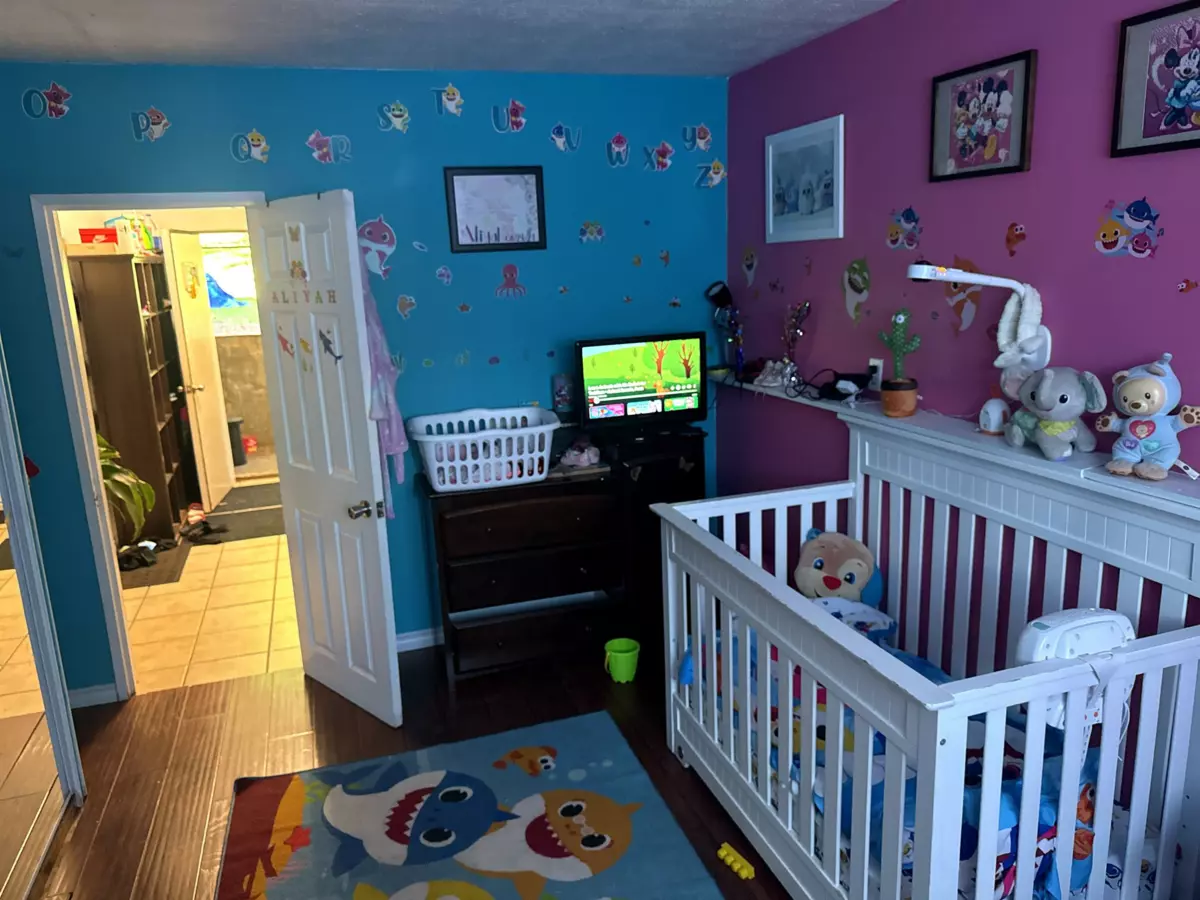 Mudroom Photo of 32915 3rd Avenue, Mission, BC
