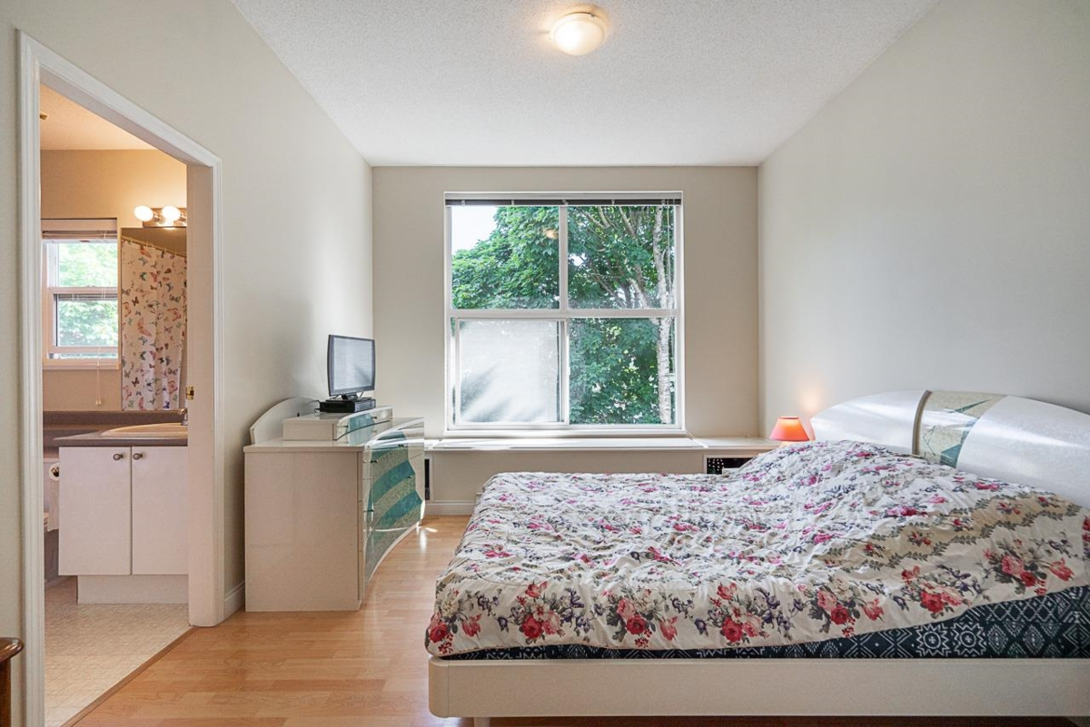 Entry Foyer Photo of 20 7111 Lynnwood Drive, Richmond, BC