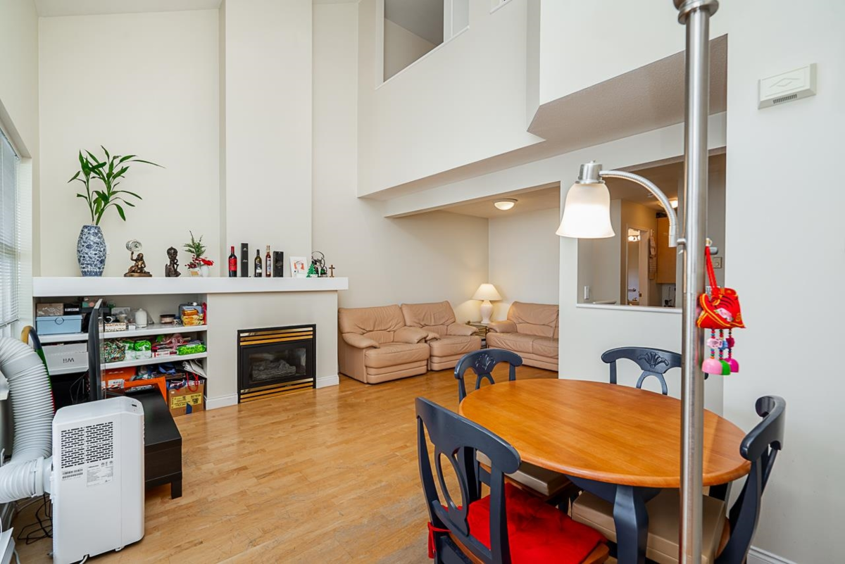 Kitchen Island Photo of 20 7111 Lynnwood Drive, Richmond, BC